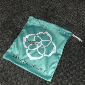 Kendra Scott necklace